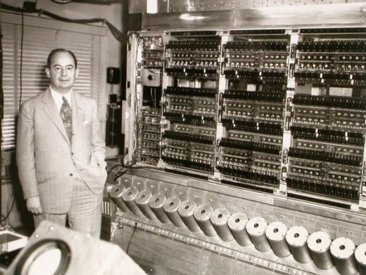 John-von-Neumann_and_his_computer_1952