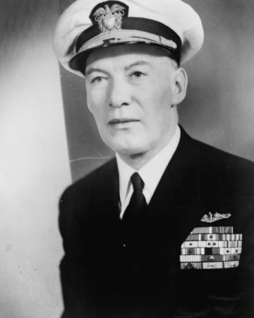 3.Roscoe H.Hillenkoetter
